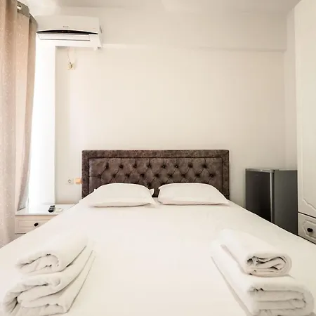 Alnes Hotel Sarandë