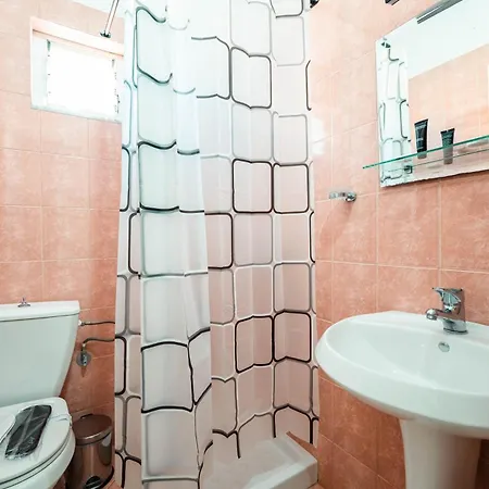 Hotel Alnes Sarandë