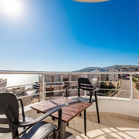 Alnes Hotel