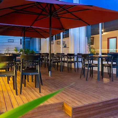 Alnes Hotel