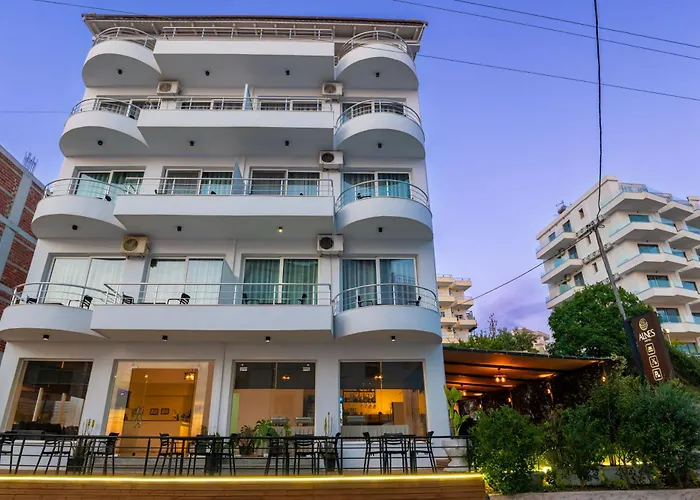 Alnes Hotel Sarandë